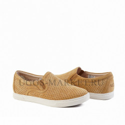 Ugg Adley Perf Chestnut