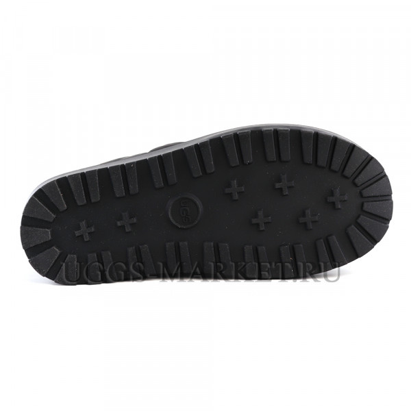 UGG Classic Maxi Toggle Mini Black
