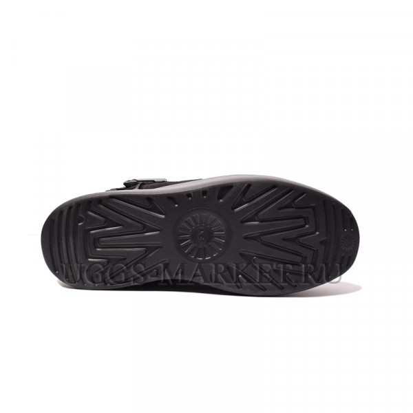 UGG Classic Boom Buckle Black